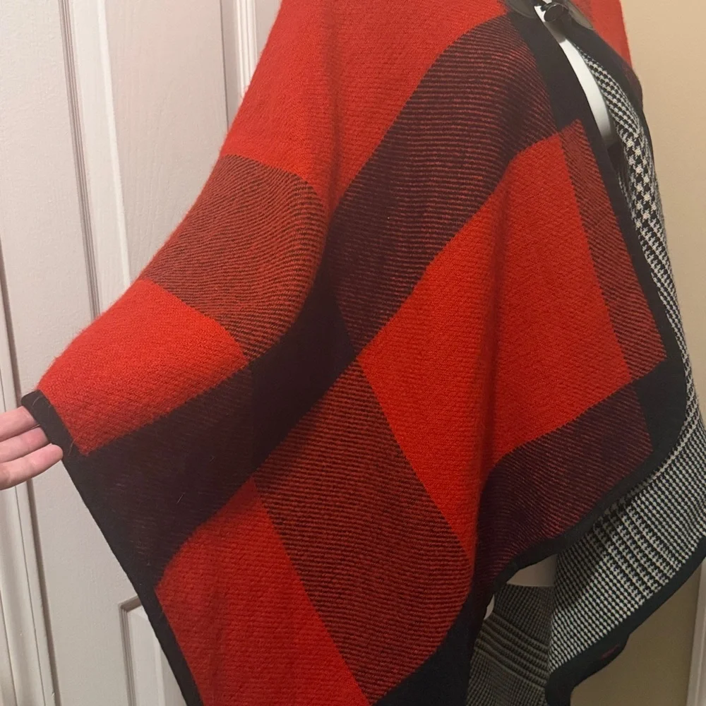 Mud Pie cute poncho